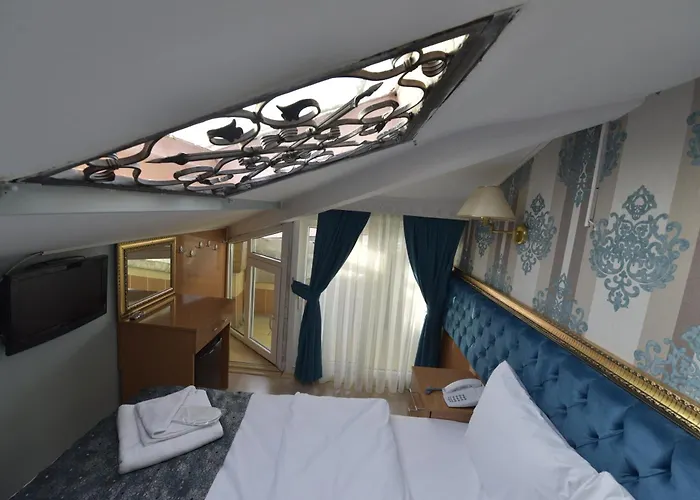 Golden Palace Sea View Hotel 3*