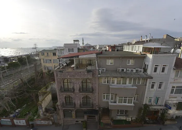 Hotel Golden Palace Sea View 3*