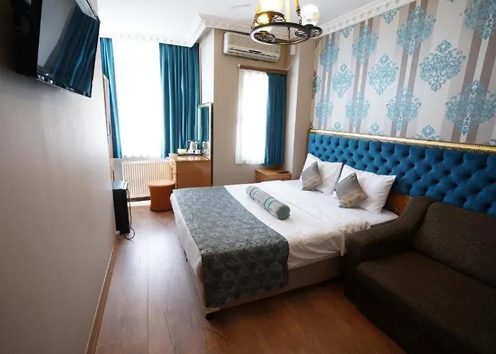 Hotel Golden Palace Sea View 3*