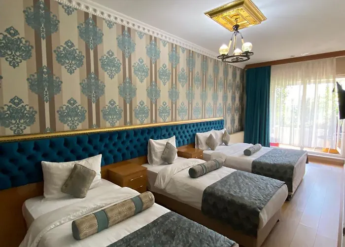 Golden Palace Sea View Hotel 3*