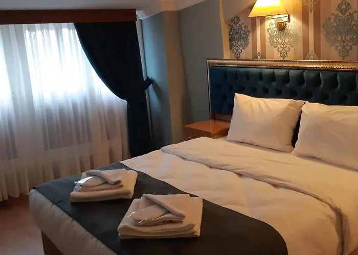 Golden Palace Sea View 3*