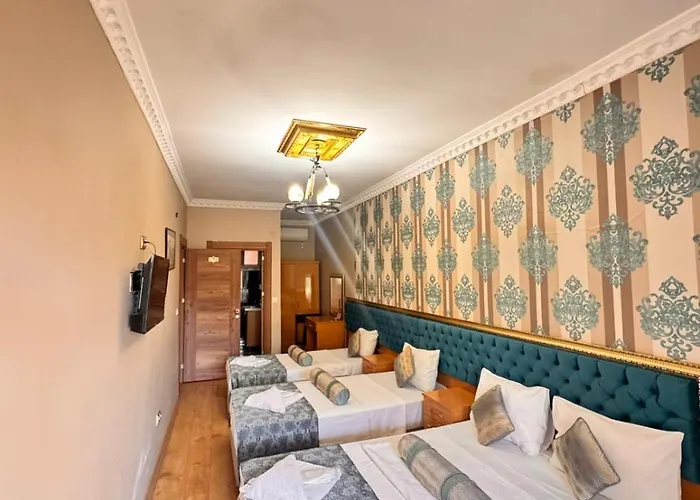 Golden Palace Sea View Hotel 3*