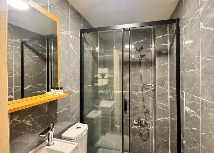 Hotel Golden Palace Sea View 3*