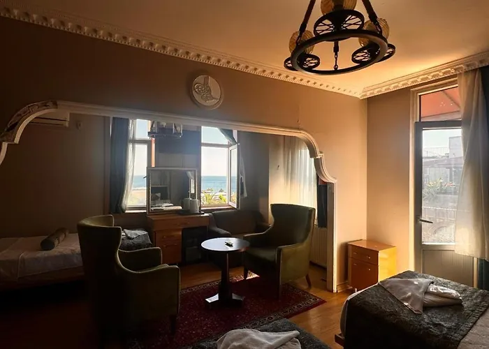 Golden Palace Sea View 3*