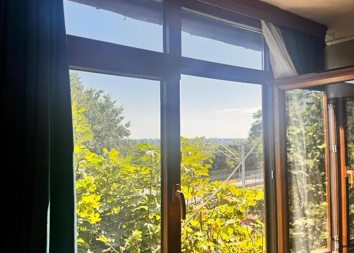 Golden Palace Sea View