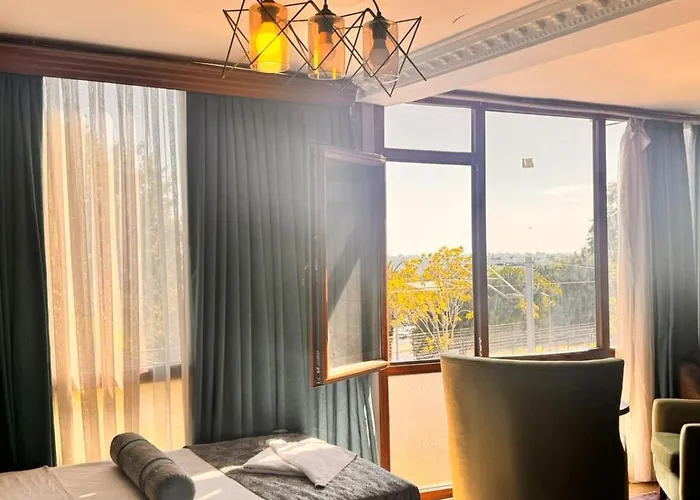 Golden Palace Sea View Hotel 3*