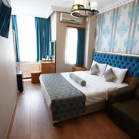 Hotel Golden Palace Sea View 3*