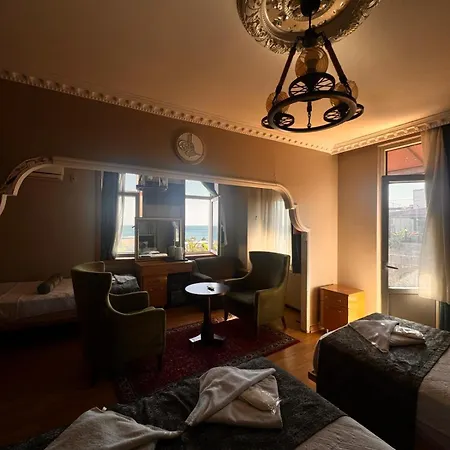 Golden Palace Sea View 3*