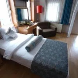 Golden Palace Sea View ホテル 3*